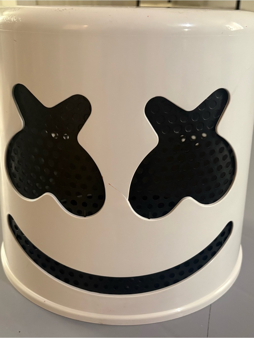 White Smiley Face Decorative Waste Bin - Playful Accent for Home